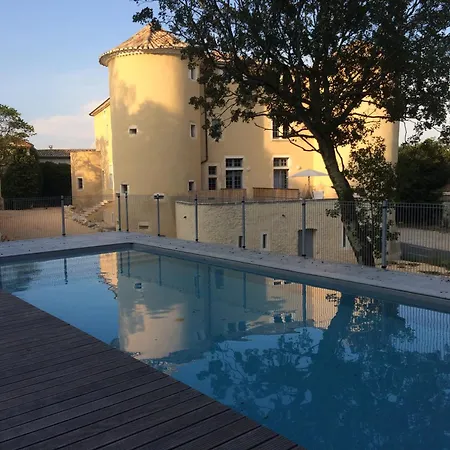Appartement 4 Personnes Dans Chateau Avec Piscine Lussan  Exterior photo