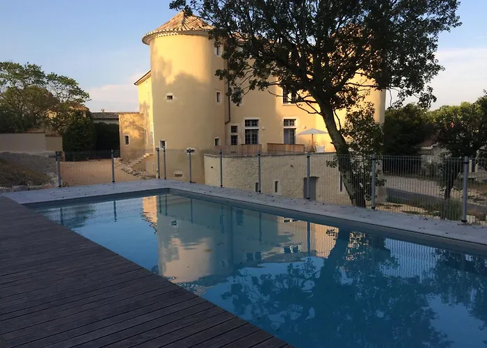 Appartement 4 Personnes Dans Chateau Avec Piscine