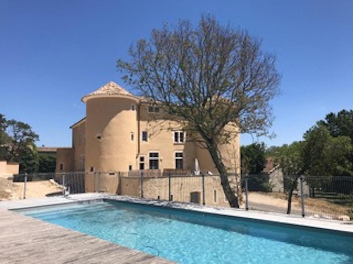 4 Personnes Dans Chateau Avec Piscine *