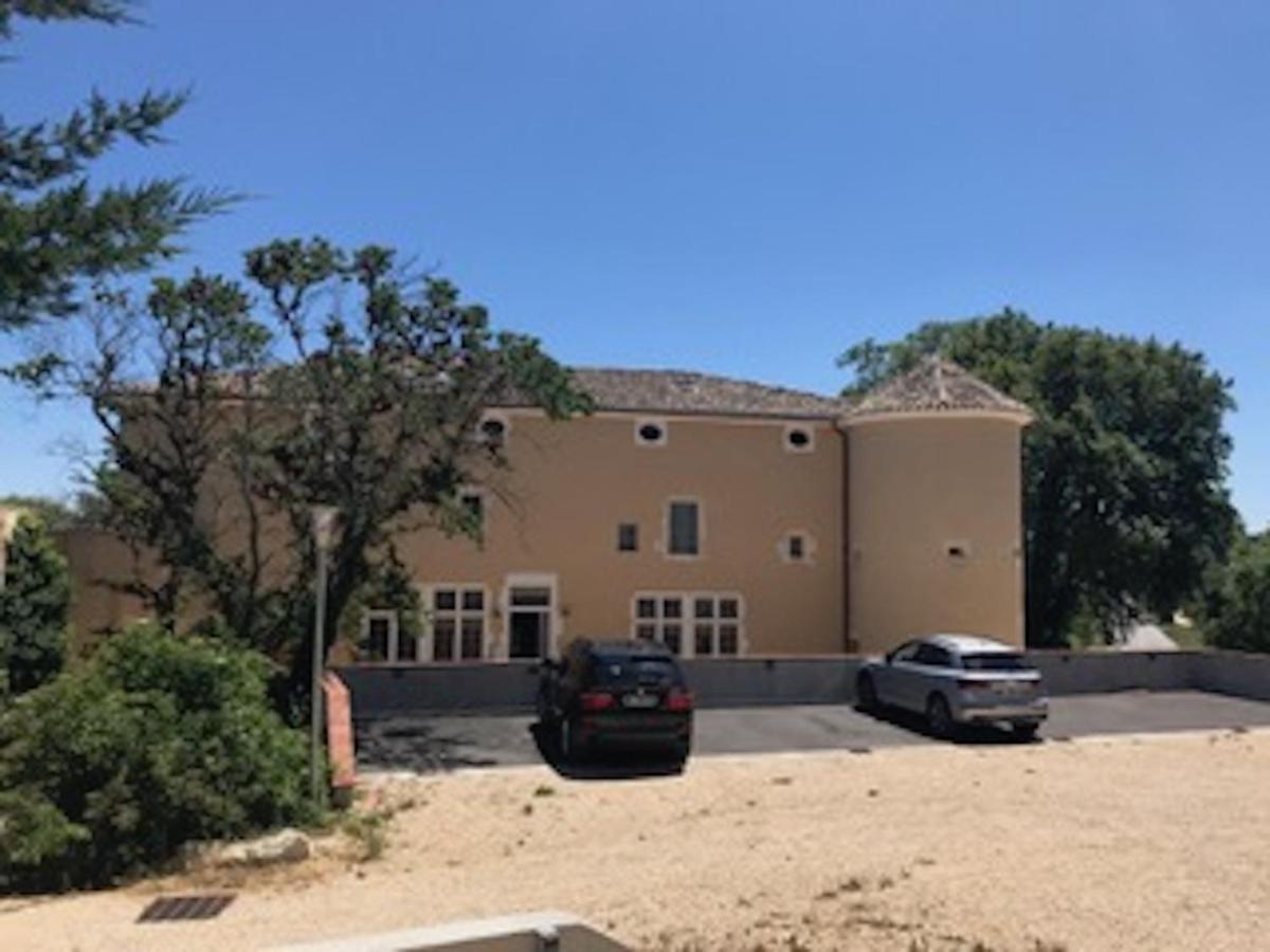 4 Personnes Dans Chateau Avec Piscine
