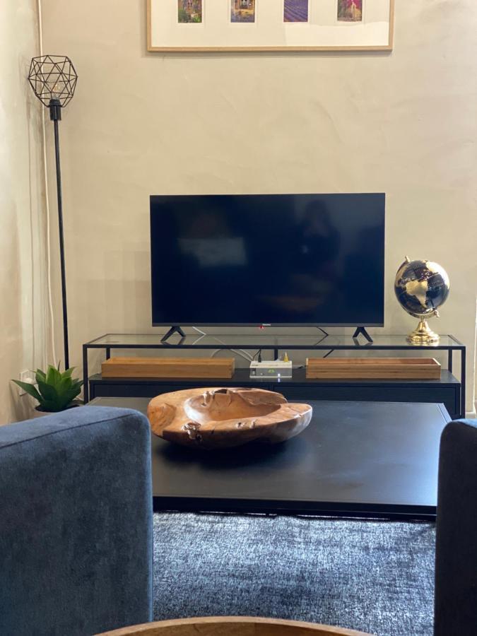 Apartment 4 Personnes Dans Chateau Avec Piscine Lussan (Gard)