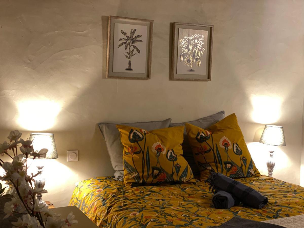 Apartment 4 Personnes Dans Chateau Avec Piscine *
